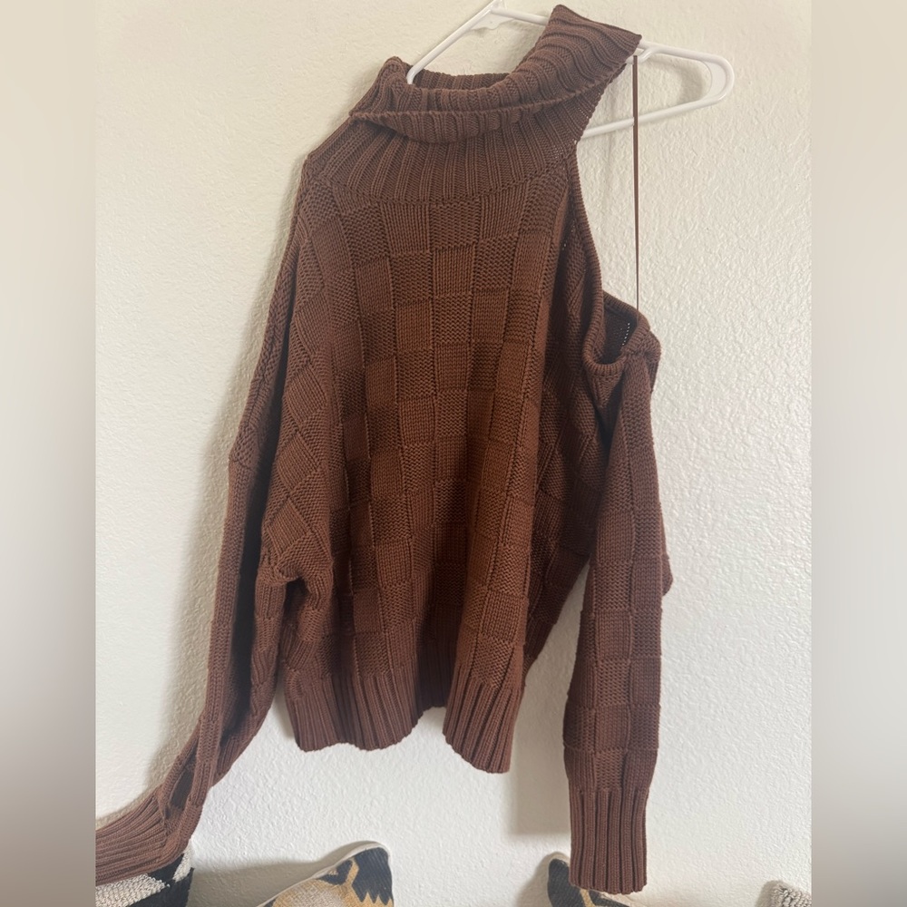 ASTR the label sweater SZ L NWOT